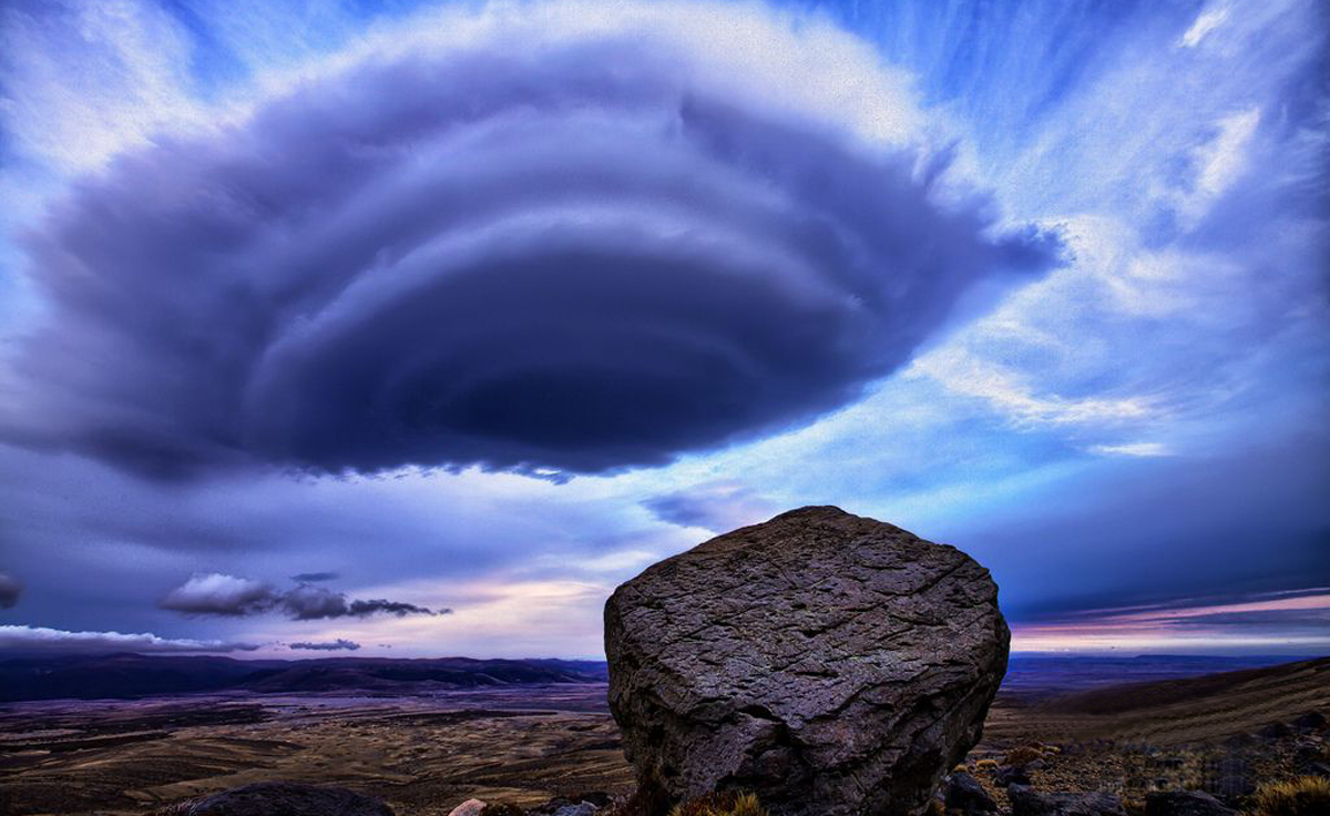 UFO-Shaped-Lenticular-Cloud-and-Volcanic-Projectile-Rangipo-Desert-Mount-Ruapehu